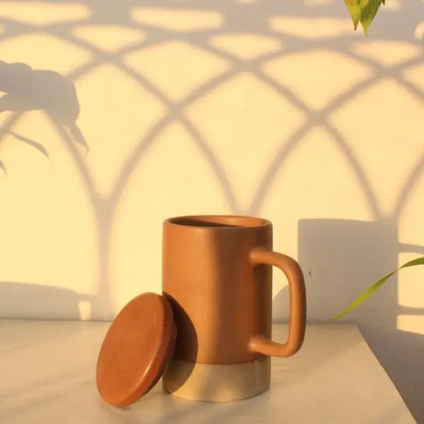 The Brown Ceramic Mug with Lid | Byora Homes | Brown | Stoneware Ceramic - Image 4