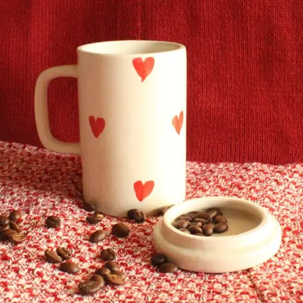 Hearts Lid Mug | Byora Homes | Red & White | Stoneware Ceramic - Image 5