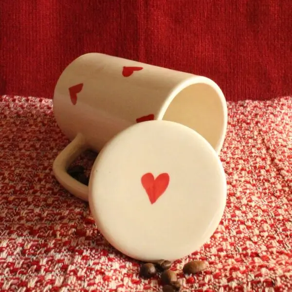 Hearts Lid Mug | Byora Homes | Red & White | Stoneware Ceramic - Image 3