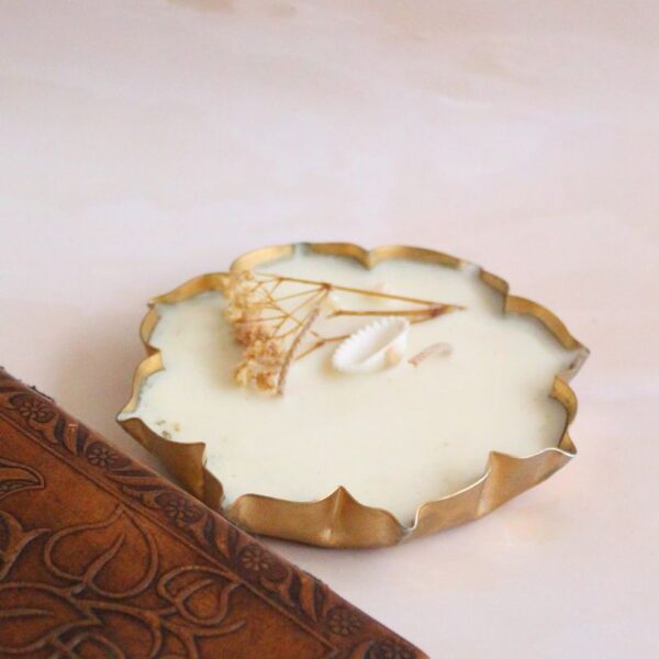 Twilight Candle | Byora Homes | Beige & Gold | Soy Wax - Image 3