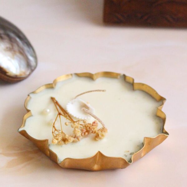 Twilight Candle | Byora Homes | Beige & Gold | Soy Wax