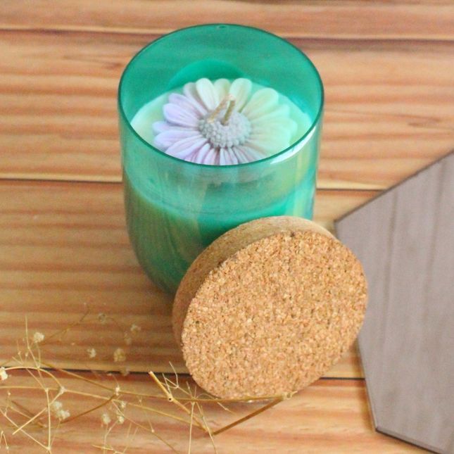 Daisy Daisy Candle | Byora Homes | Beige & Green | Soy Wax