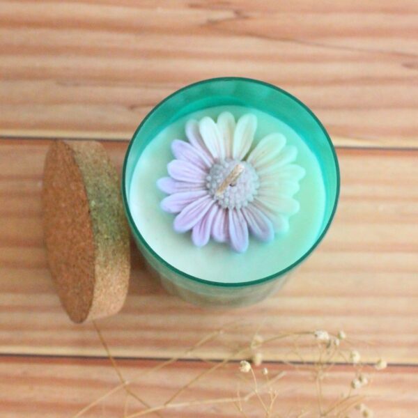 Daisy Daisy Candle | Byora Homes | Beige & Green | Soy Wax - Image 4