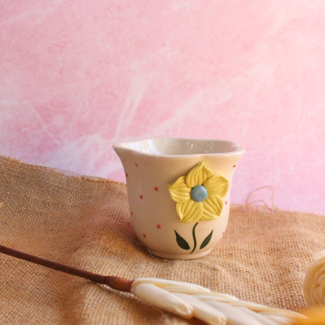 Tulip Mug | Byora Homes | Beige & Yellow | Stoneware Ceramic