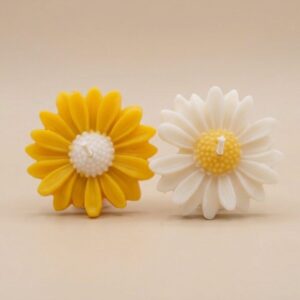 Scented daisy Candle | Byora Homes | White & Yellow | Soy Wax